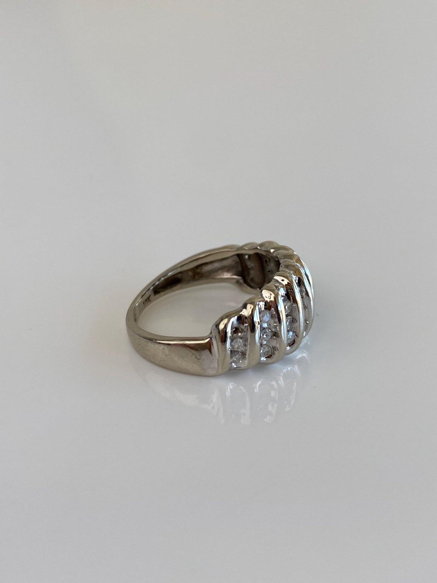 Vintage Solid 10k White Gold Diamond Ring Band - Size 5
