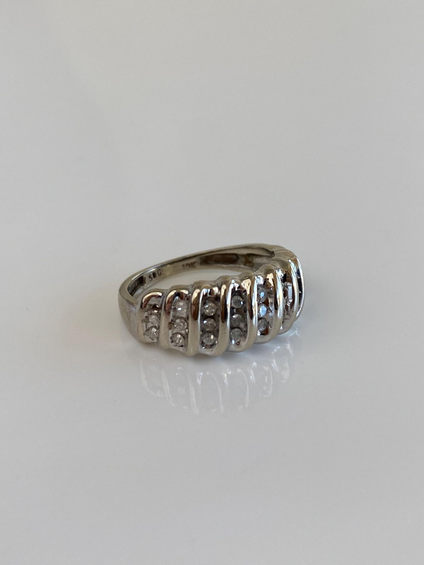 Vintage Solid 10k White Gold Diamond Ring Band - Size 5