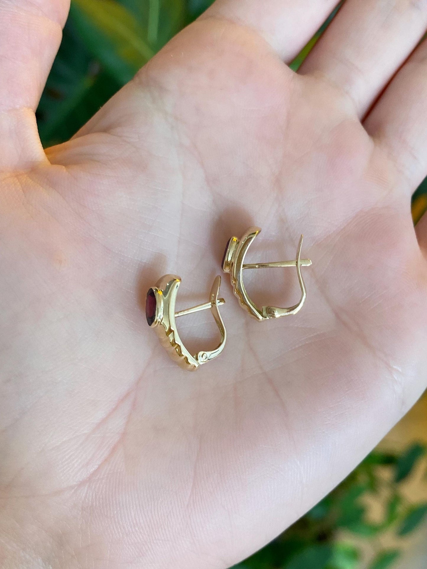 Vintage Solid 14k Yellow Gold Garnet Drop Earrings