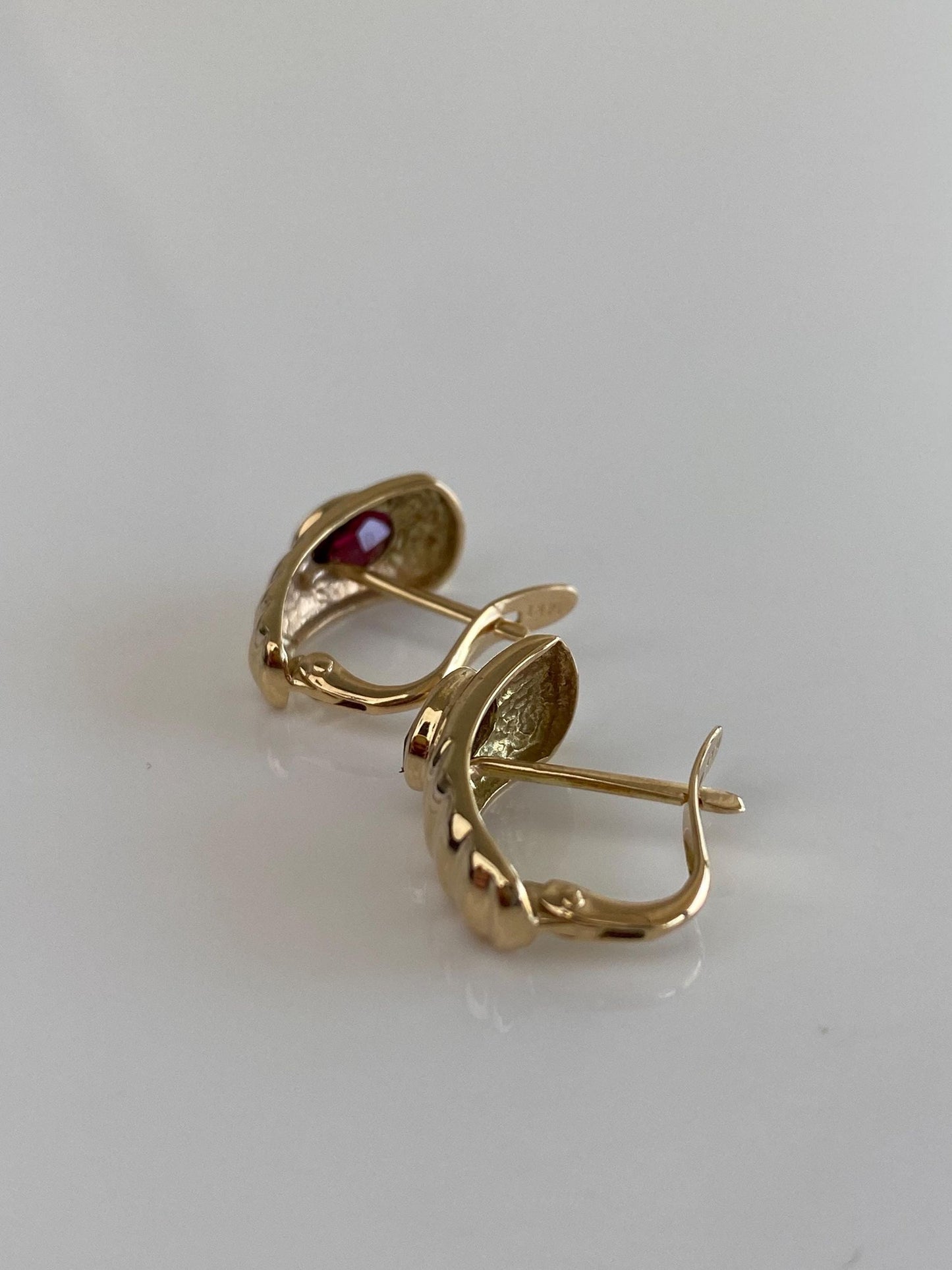 Vintage Solid 14k Yellow Gold Garnet Drop Earrings