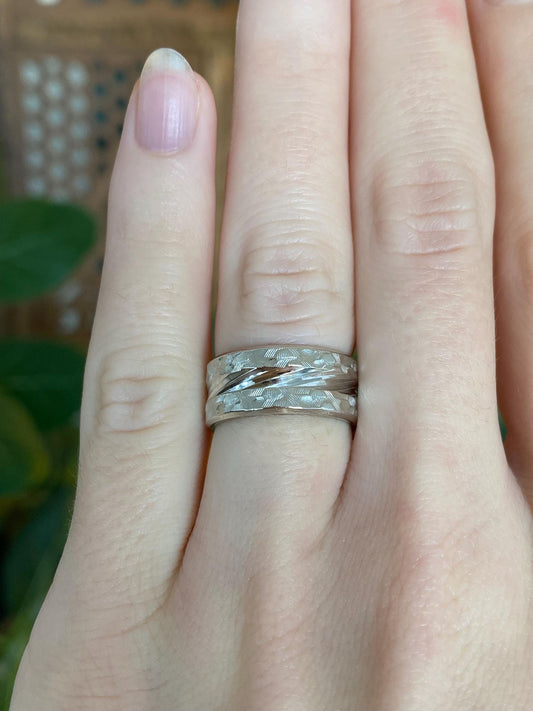 Vintage Solid 14k White Gold Diamond Cut Ring Band - Size 4.75