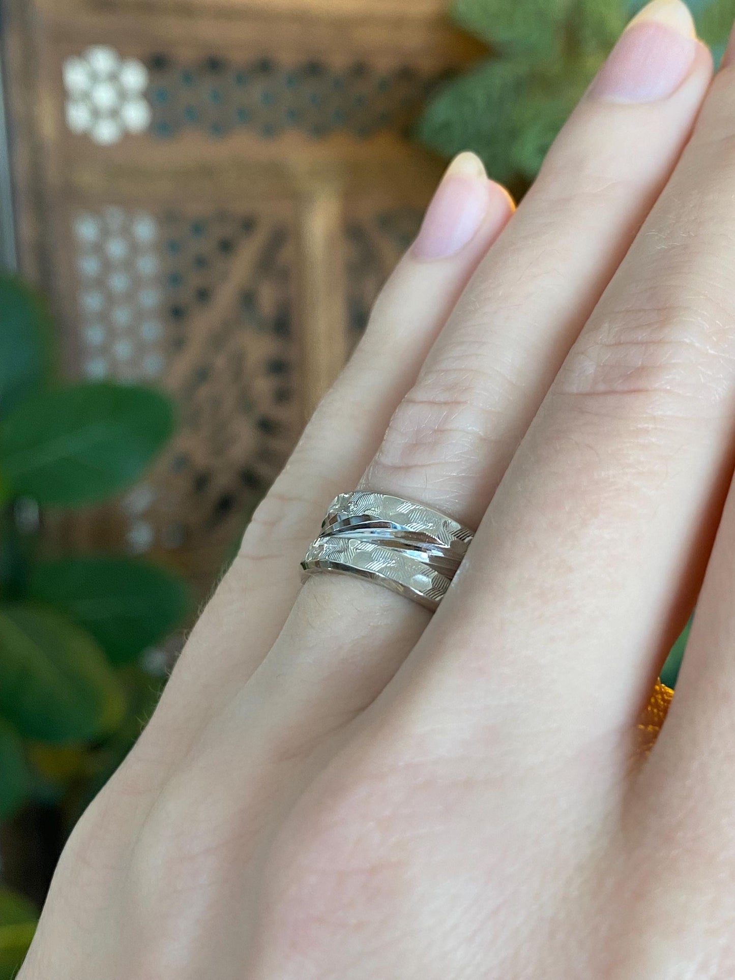 Vintage Solid 14k White Gold Diamond Cut Ring Band - Size 4.75