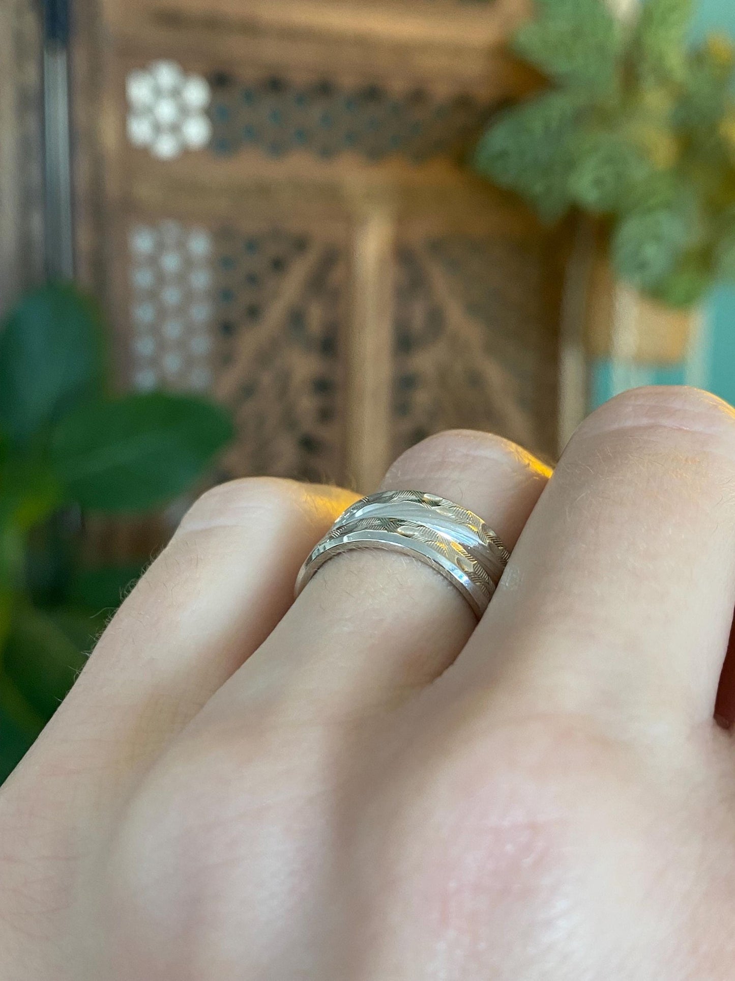 Vintage Solid 14k White Gold Diamond Cut Ring Band - Size 4.75