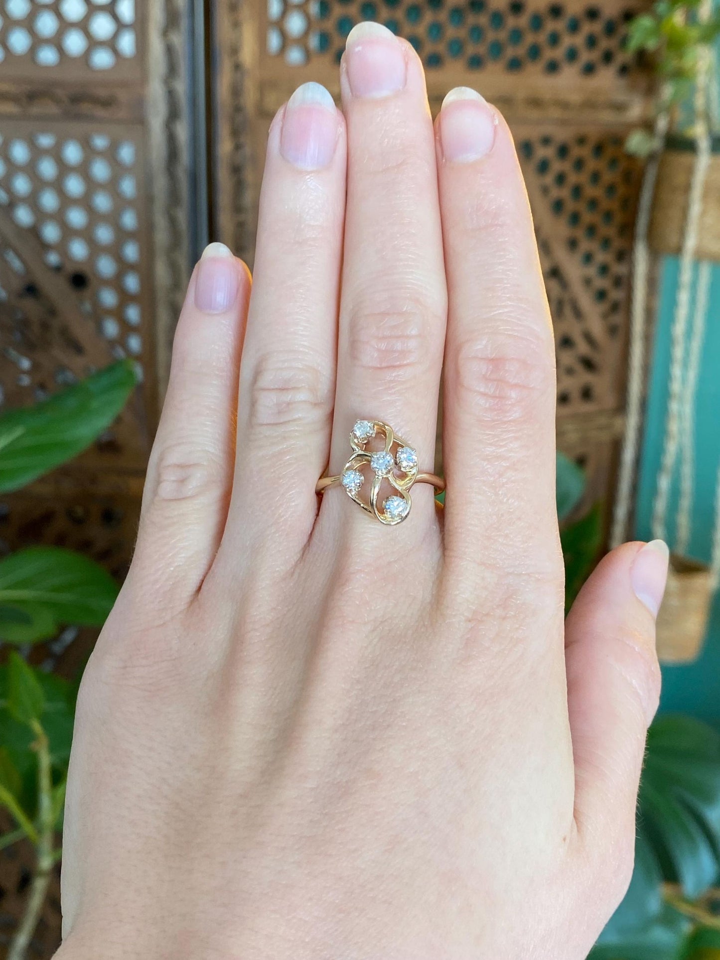 Vintage Solid 14k Yellow Gold Diamond Ring - Size 8.5