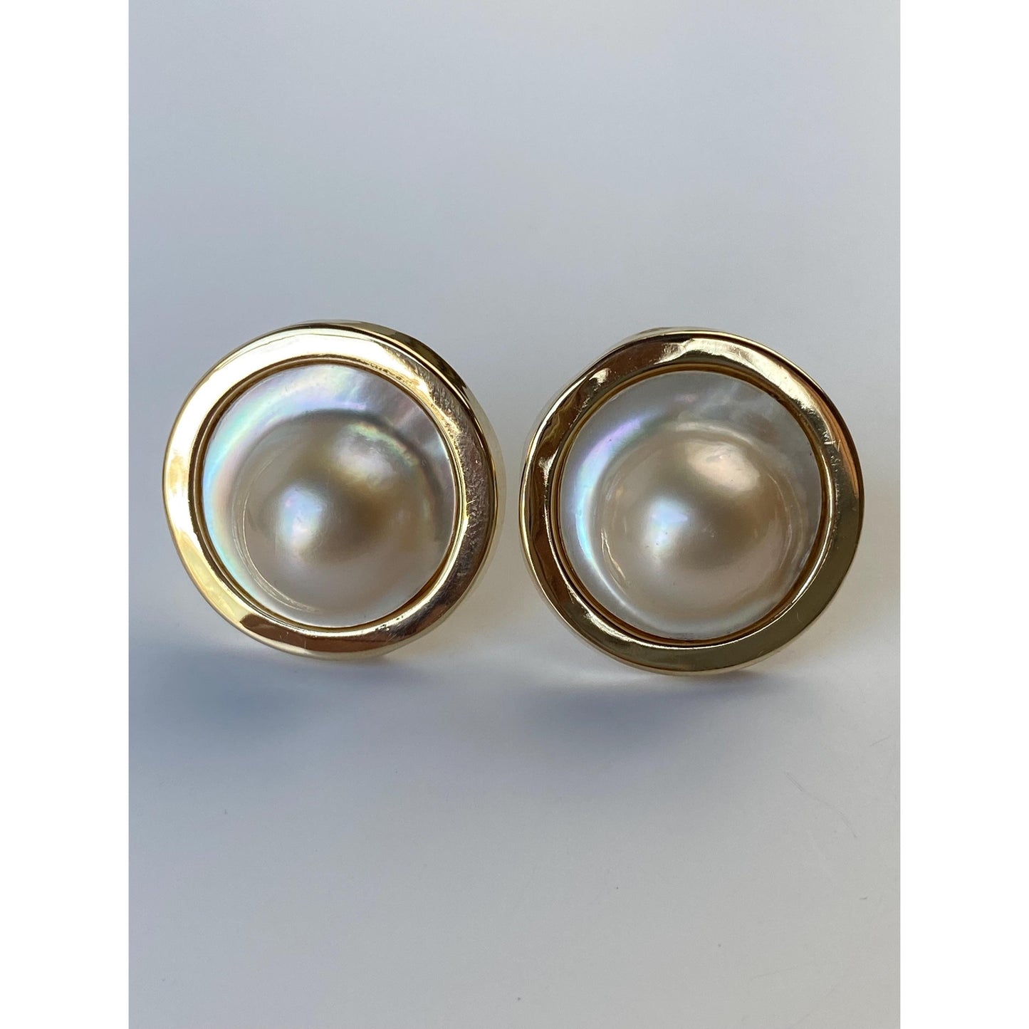 Vintage Solid 14k Yellow Gold Mabe Pearl Stud Earrings