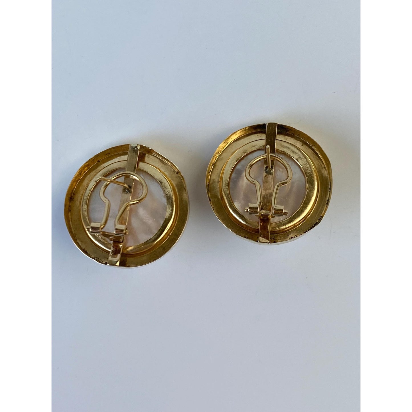 Vintage Solid 14k Yellow Gold Mabe Pearl Stud Earrings