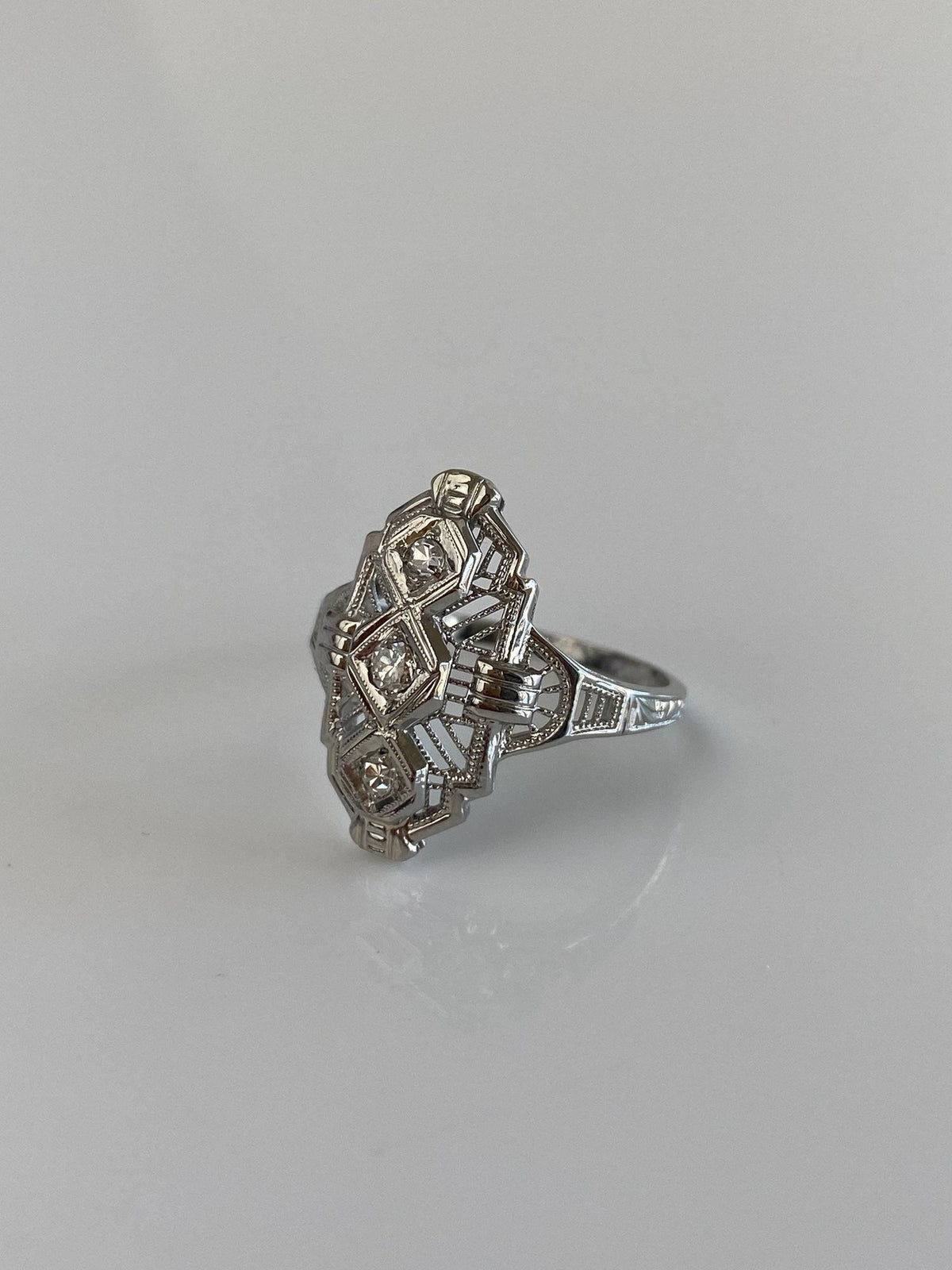 Vintage Solid 18k White Gold Diamonds Art Deco Ring - Size 5.5