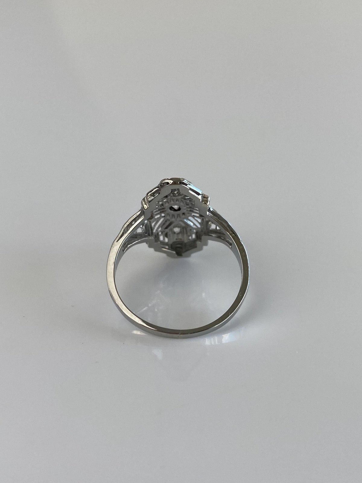 Vintage Solid 18k White Gold Diamonds Art Deco Ring - Size 5.5