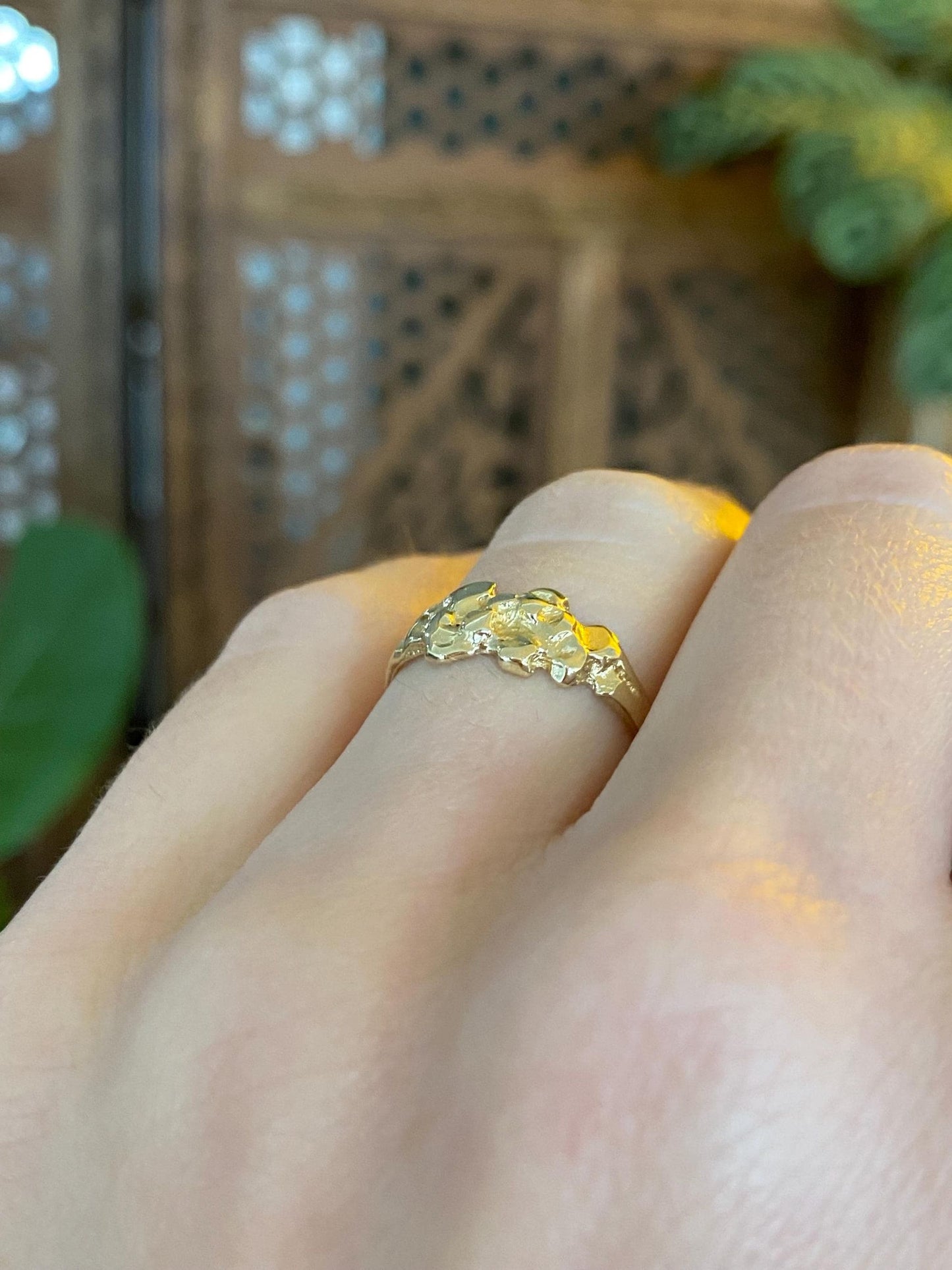 Vintage Solid 14k Yellow Gold Nugget Style Ring Band - Size 5.25