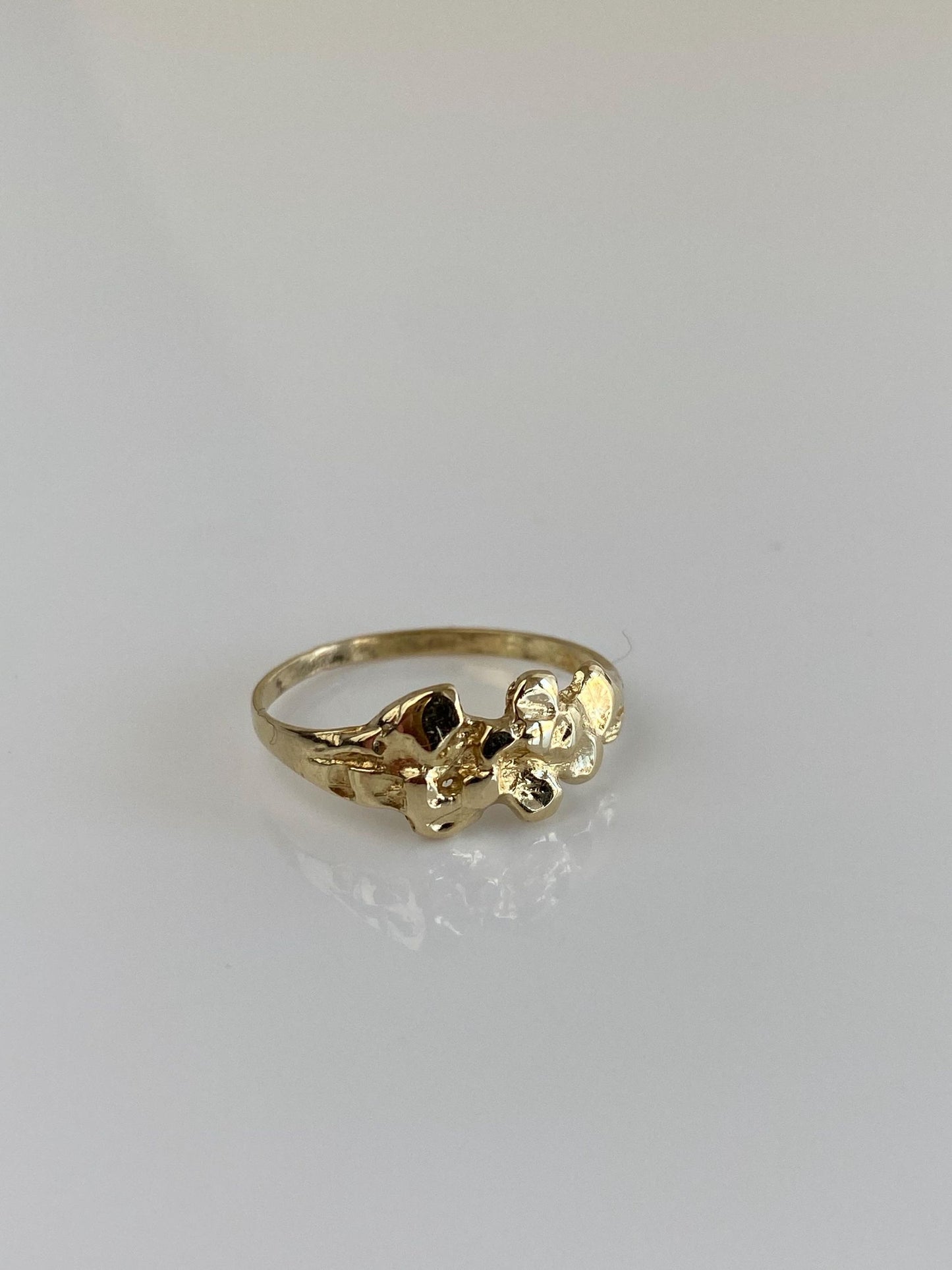 Vintage Solid 14k Yellow Gold Nugget Style Ring Band - Size 5.25