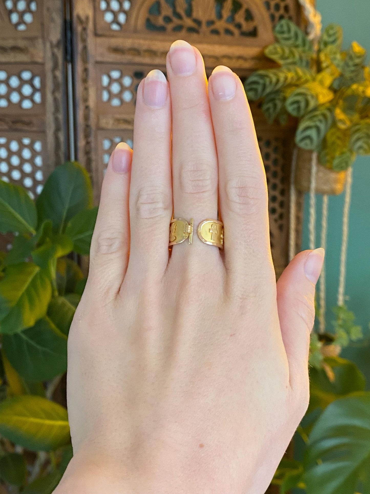 Vintage Solid 18k Yellow Gold Egyptian Open Ring Band - Size 9.5