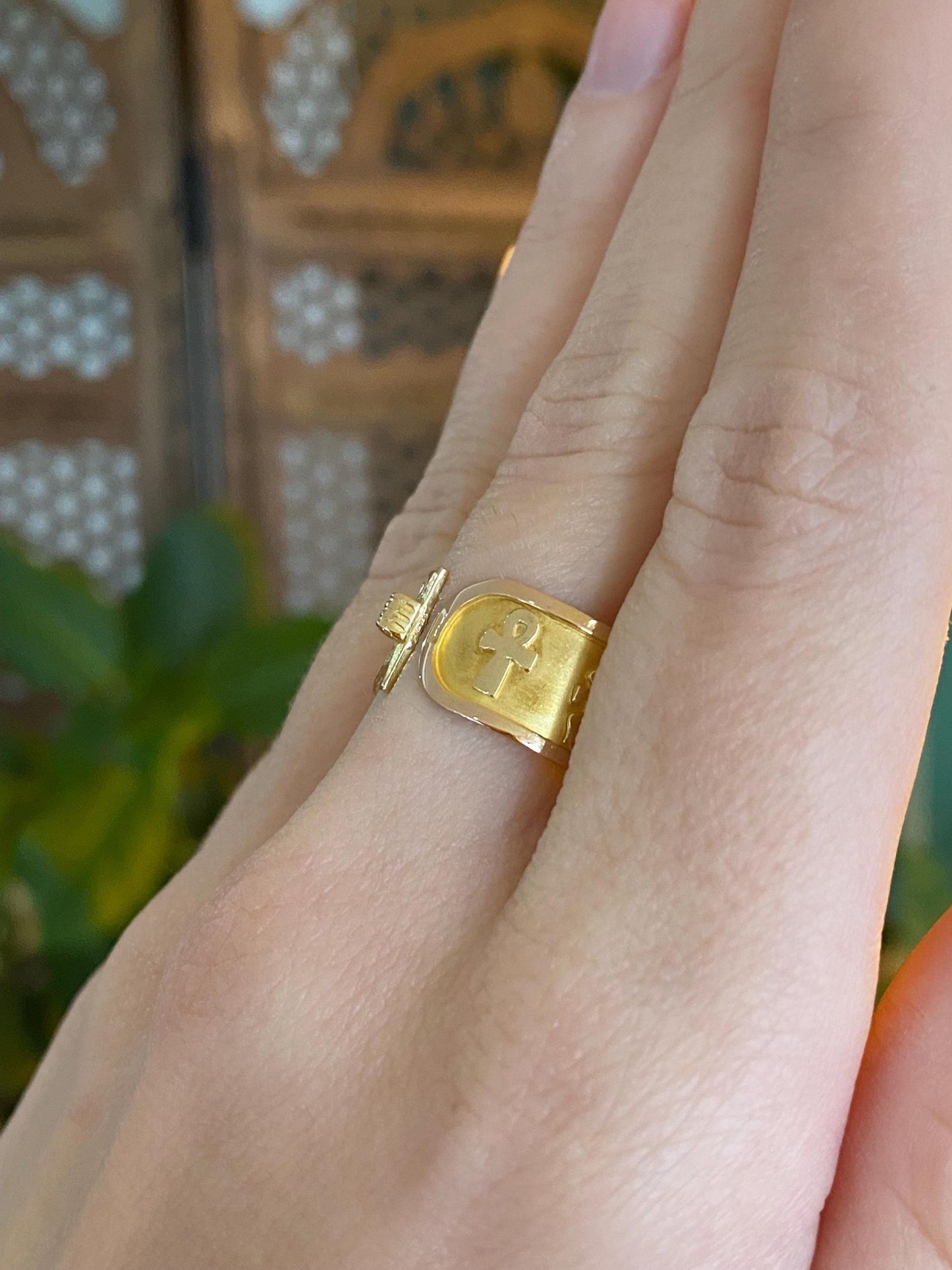 Vintage Solid 18k Yellow Gold Egyptian Open Ring Band - Size 9.5