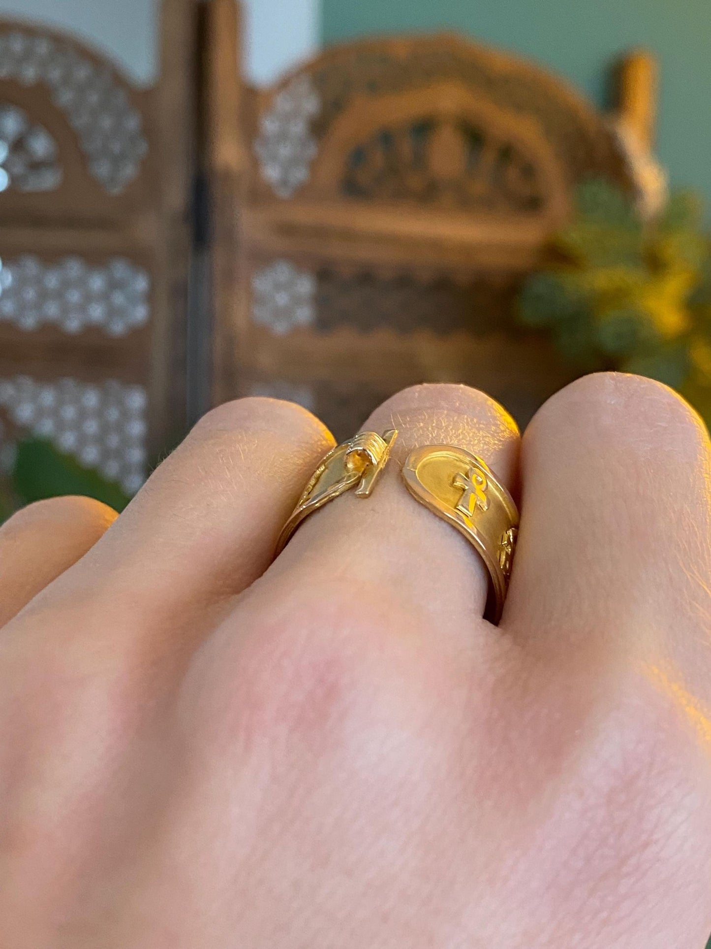 Vintage Solid 18k Yellow Gold Egyptian Open Ring Band - Size 9.5