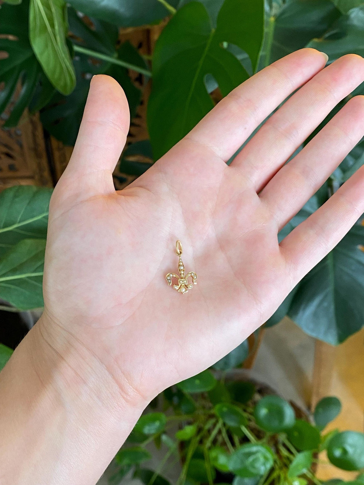 Vintage Solid 14k Yellow Gold Seed Pearls Fleur-de-lis Charm