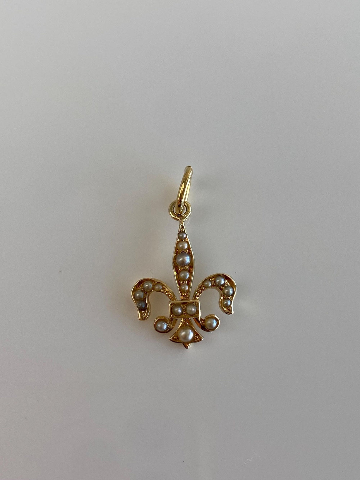 Vintage Solid 14k Yellow Gold Seed Pearls Fleur-de-lis Charm