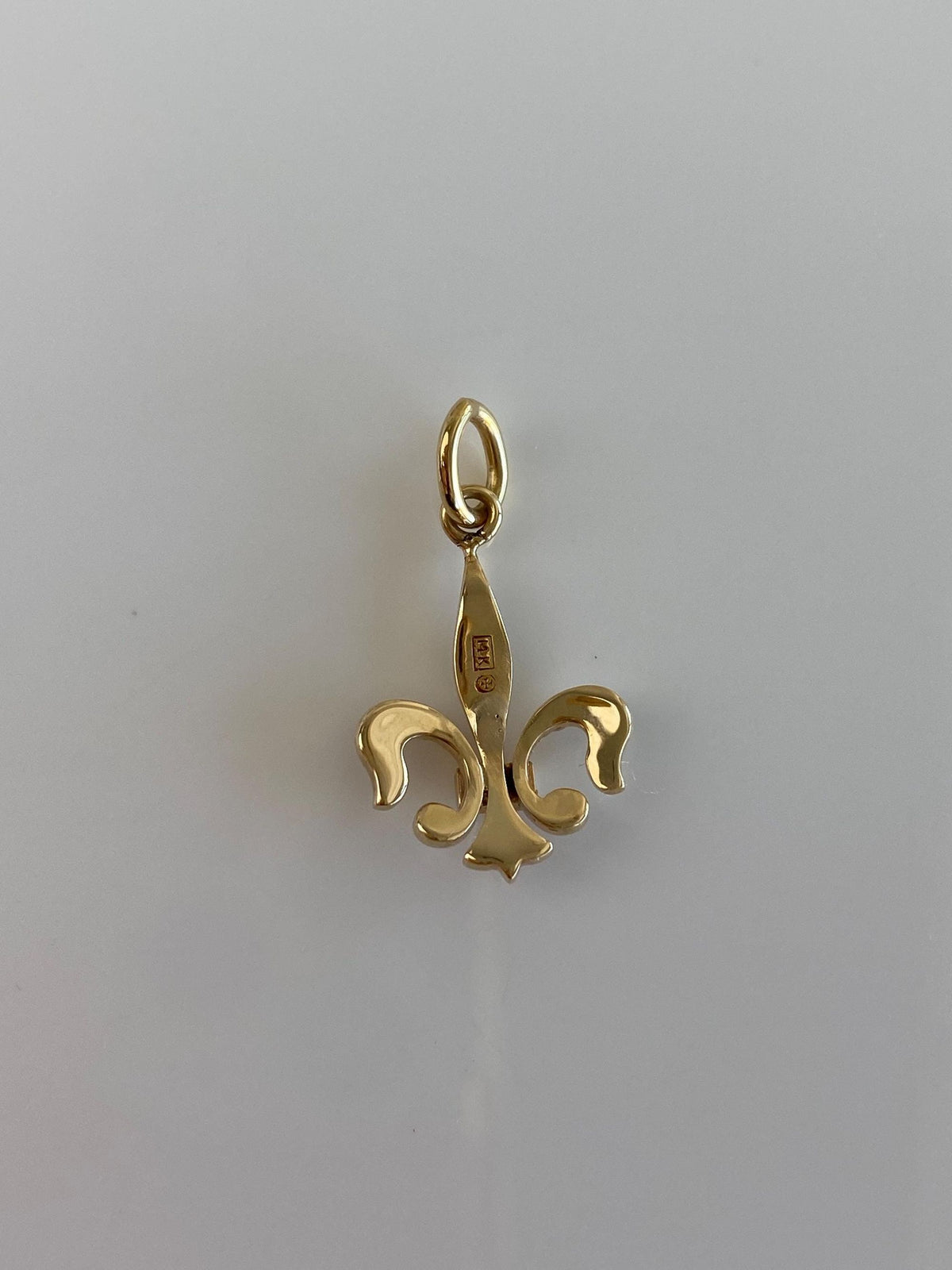 Vintage Solid 14k Yellow Gold Seed Pearls Fleur-de-lis Charm