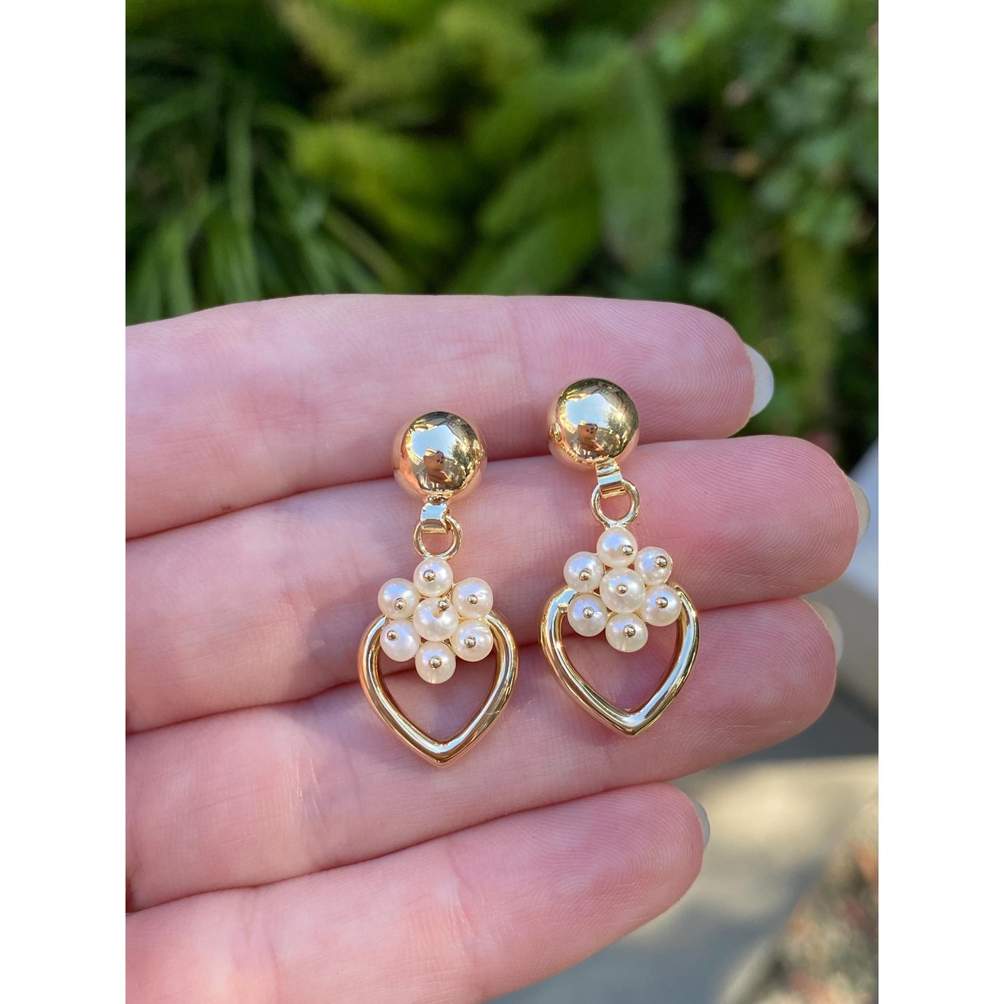 Vintage Solid 18k Yellow Gold Pearl Cluster Heart Dangle Earrings