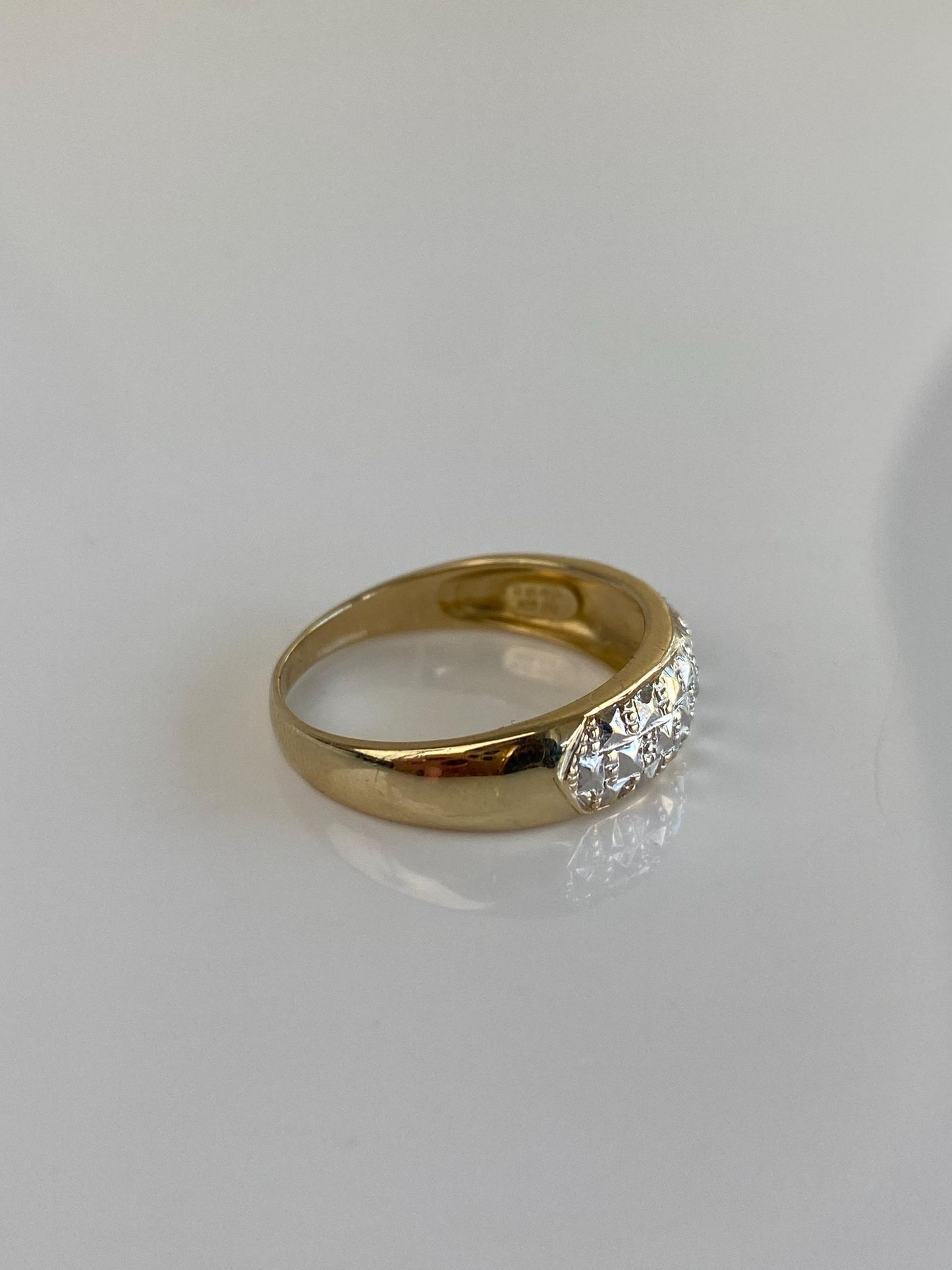 Vintage Solid 14k White & Yellow Gold Diamond Cut Ring Band - Size 7.75