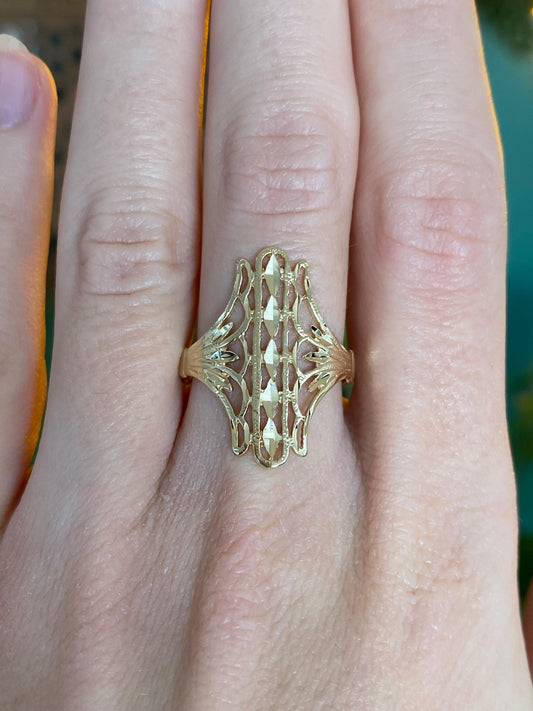 Vintage Solid 14k Yellow Gold Diamond Cut Ring - Size 8.25