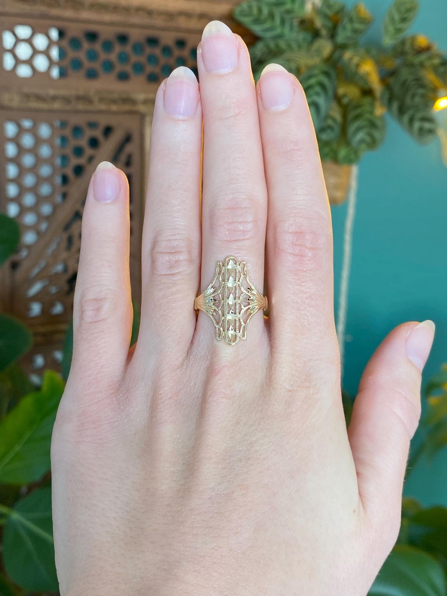 Vintage Solid 14k Yellow Gold Diamond Cut Ring - Size 8.25