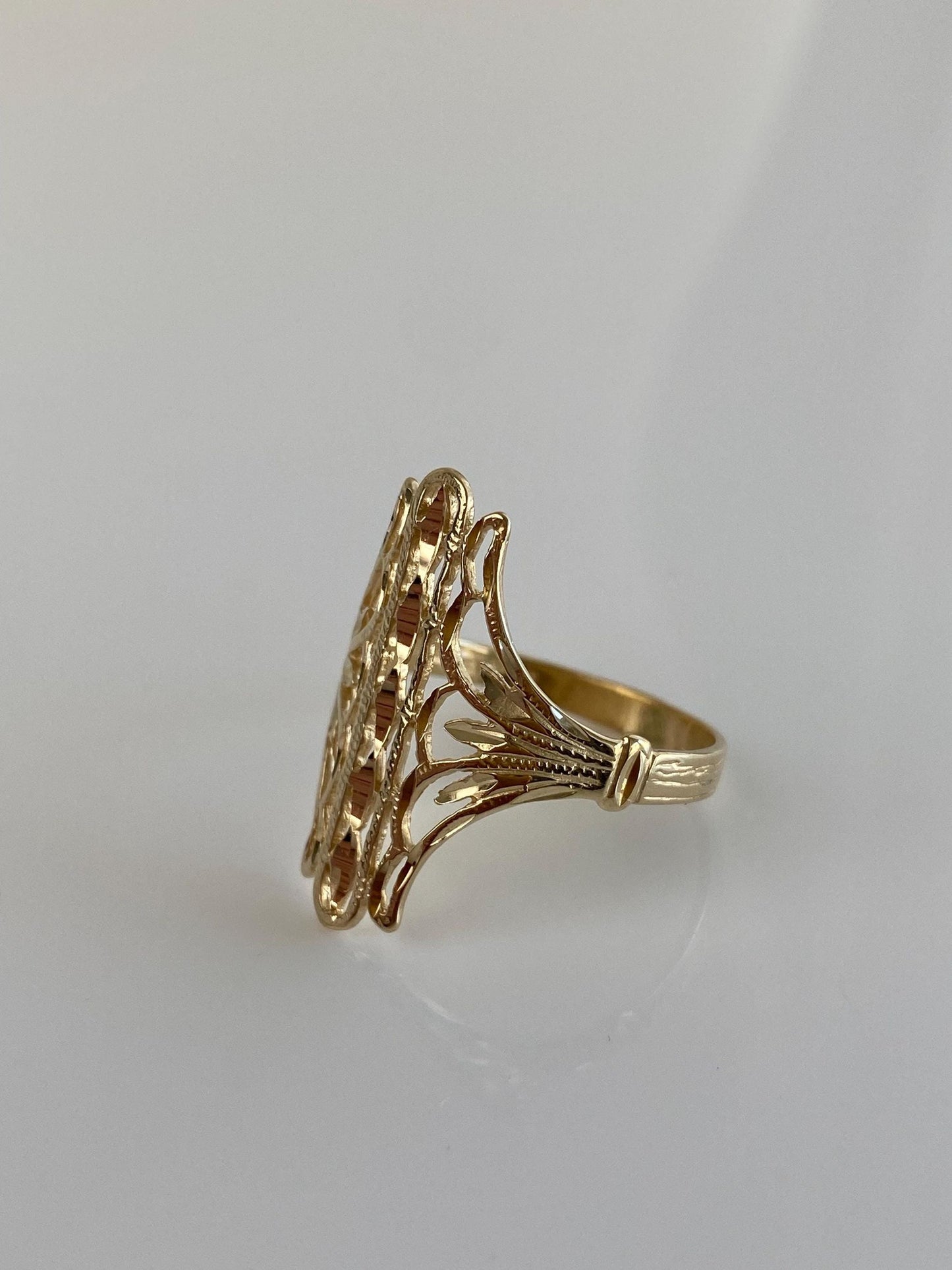 Vintage Solid 14k Yellow Gold Diamond Cut Ring - Size 8.25