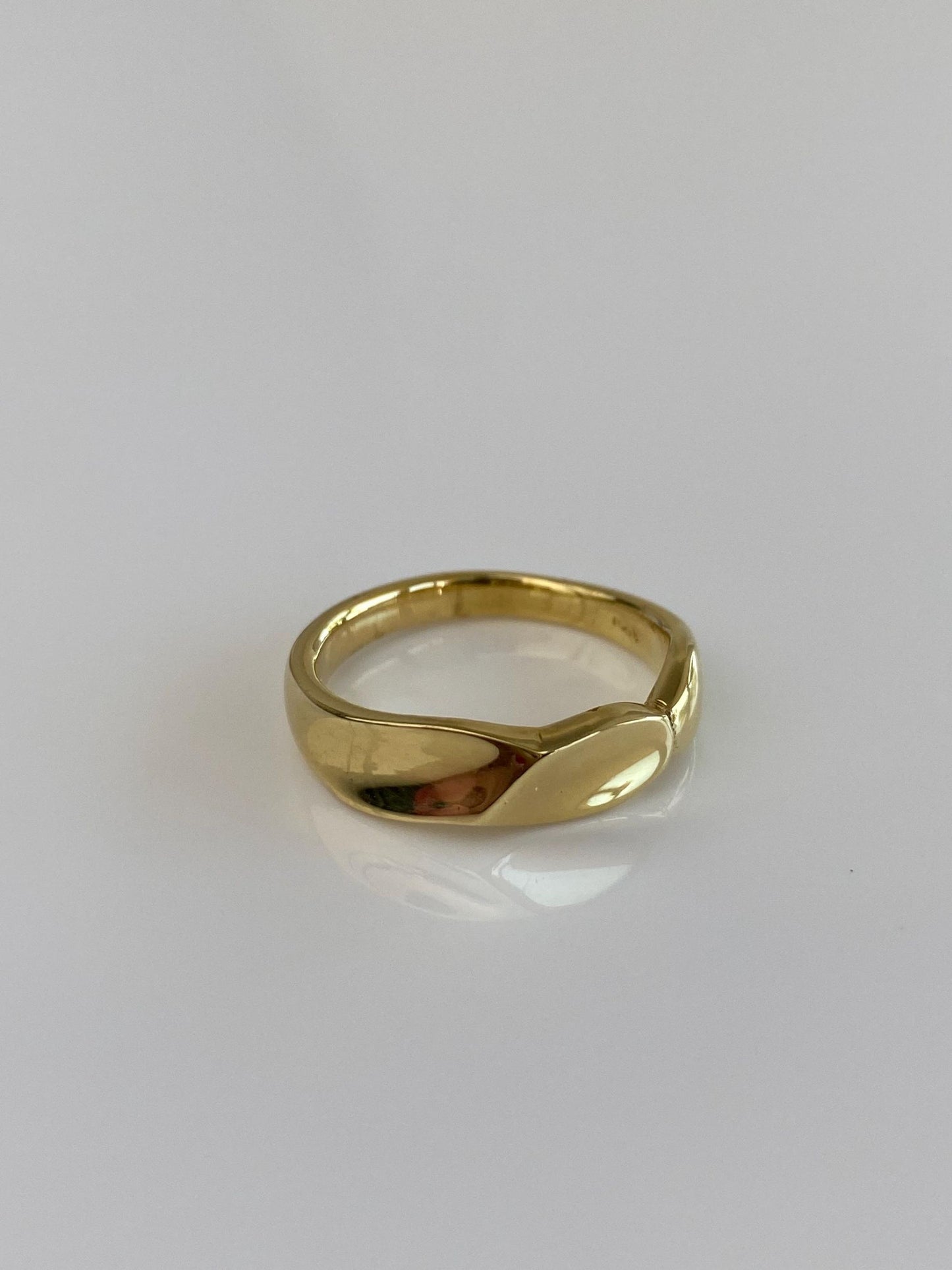 Vintage Solid 18k Yellow Gold Ring Band - Size 6