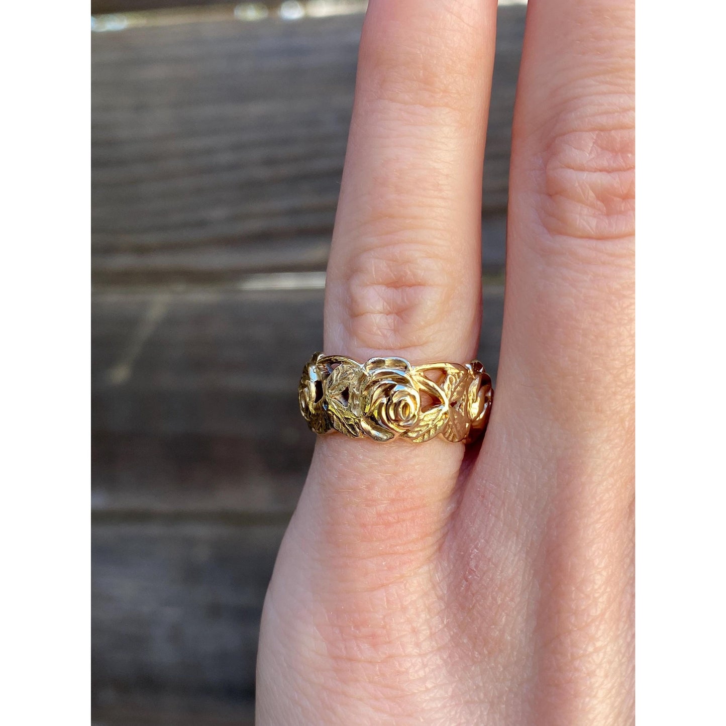 Vintage Solid 14k Yellow Gold Roses Ring Band - Size 4.5
