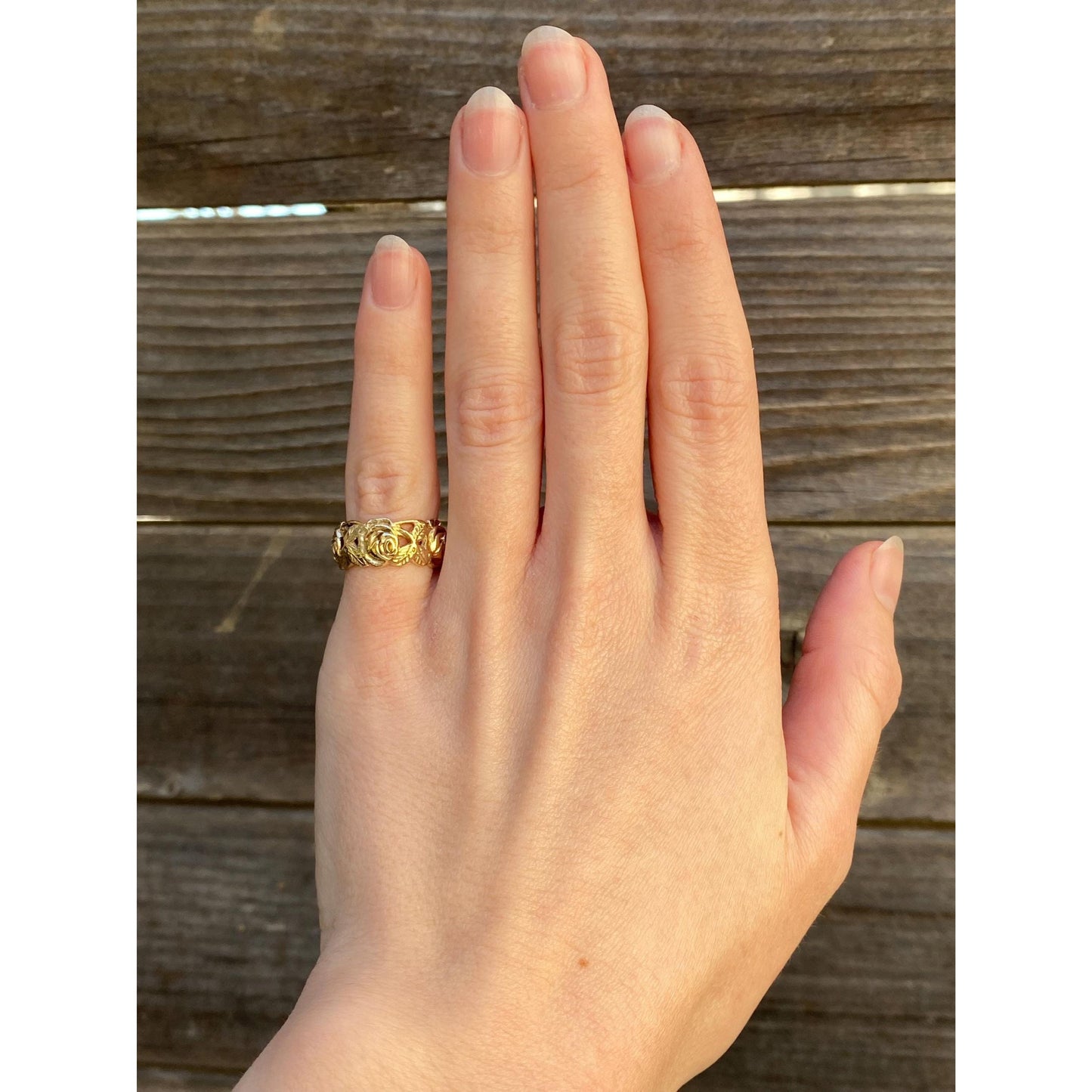 Vintage Solid 14k Yellow Gold Roses Ring Band - Size 4.5