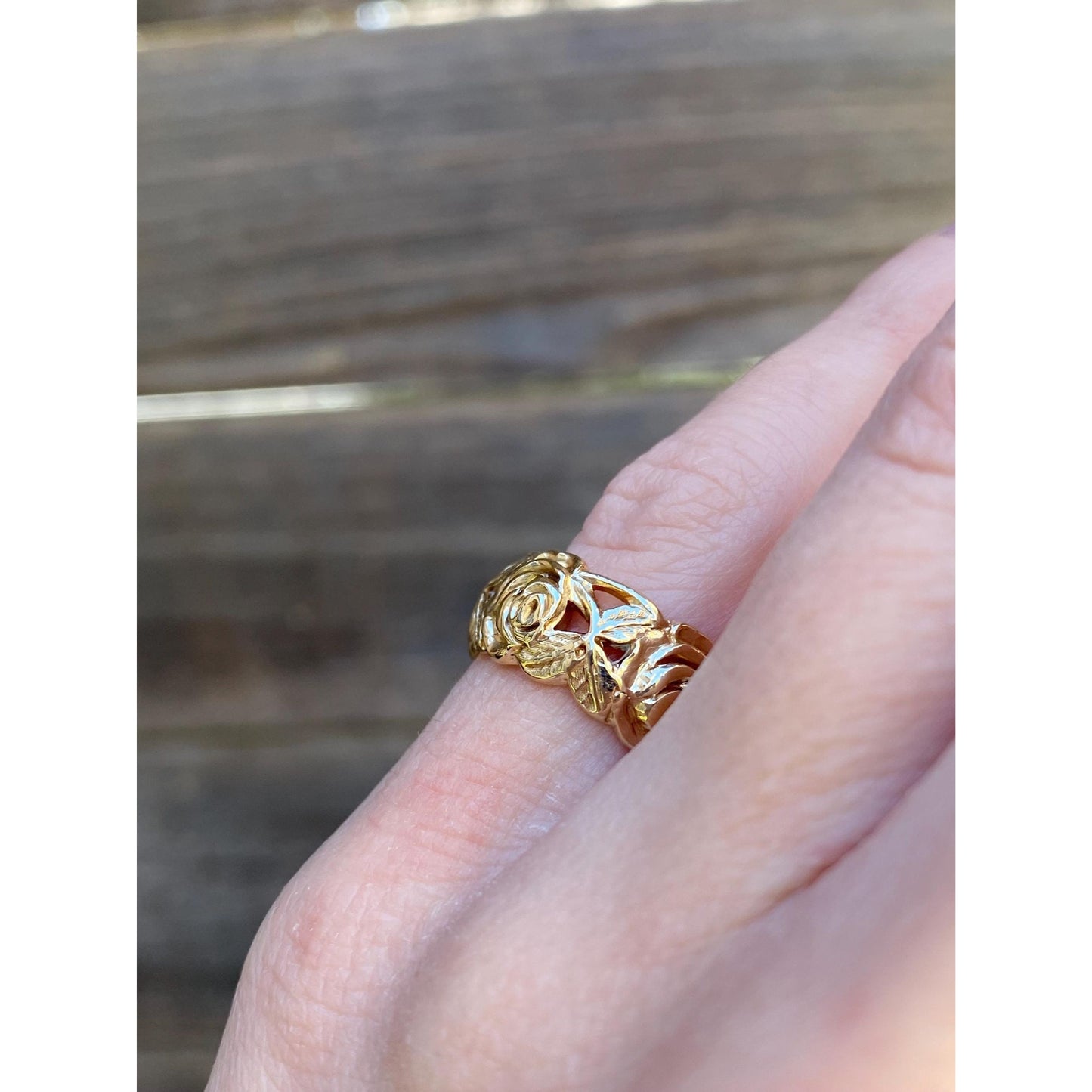 Vintage Solid 14k Yellow Gold Roses Ring Band - Size 4.5