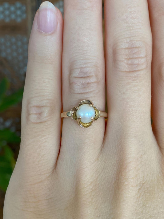 Vintage Solid 10k Yellow Gold Pearl Ring - Size 5.25