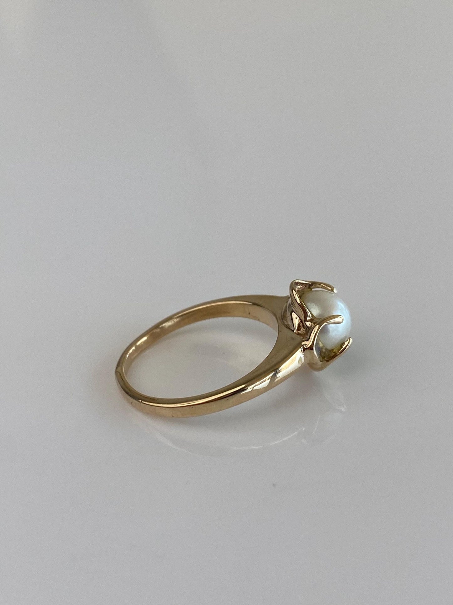 Vintage Solid 10k Yellow Gold Pearl Ring - Size 5.25