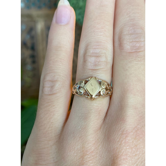 Vintage Solid 10k Rosey Gold Engraved Signet Ring - Size 4.5