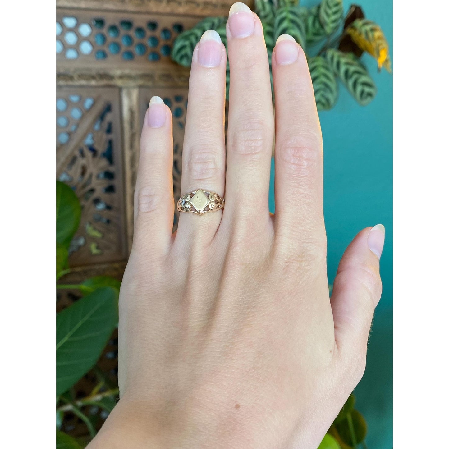 Vintage Solid 10k Rosey Gold Engraved Signet Ring - Size 4.5