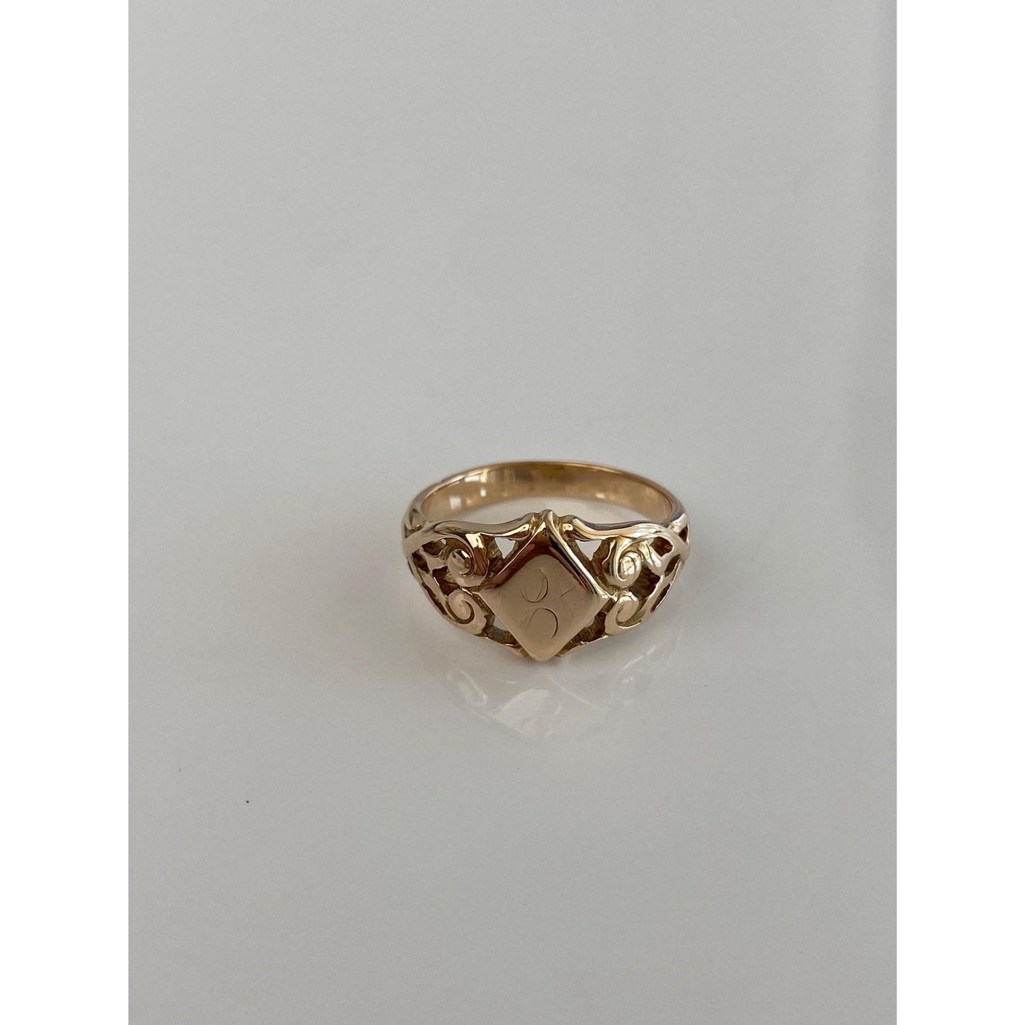 Vintage Solid 10k Rosey Gold Engraved Signet Ring - Size 4.5