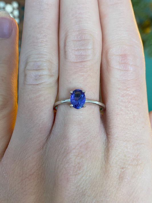 Vintage Solid 10k White Gold Tanzanite Ring - Size 9