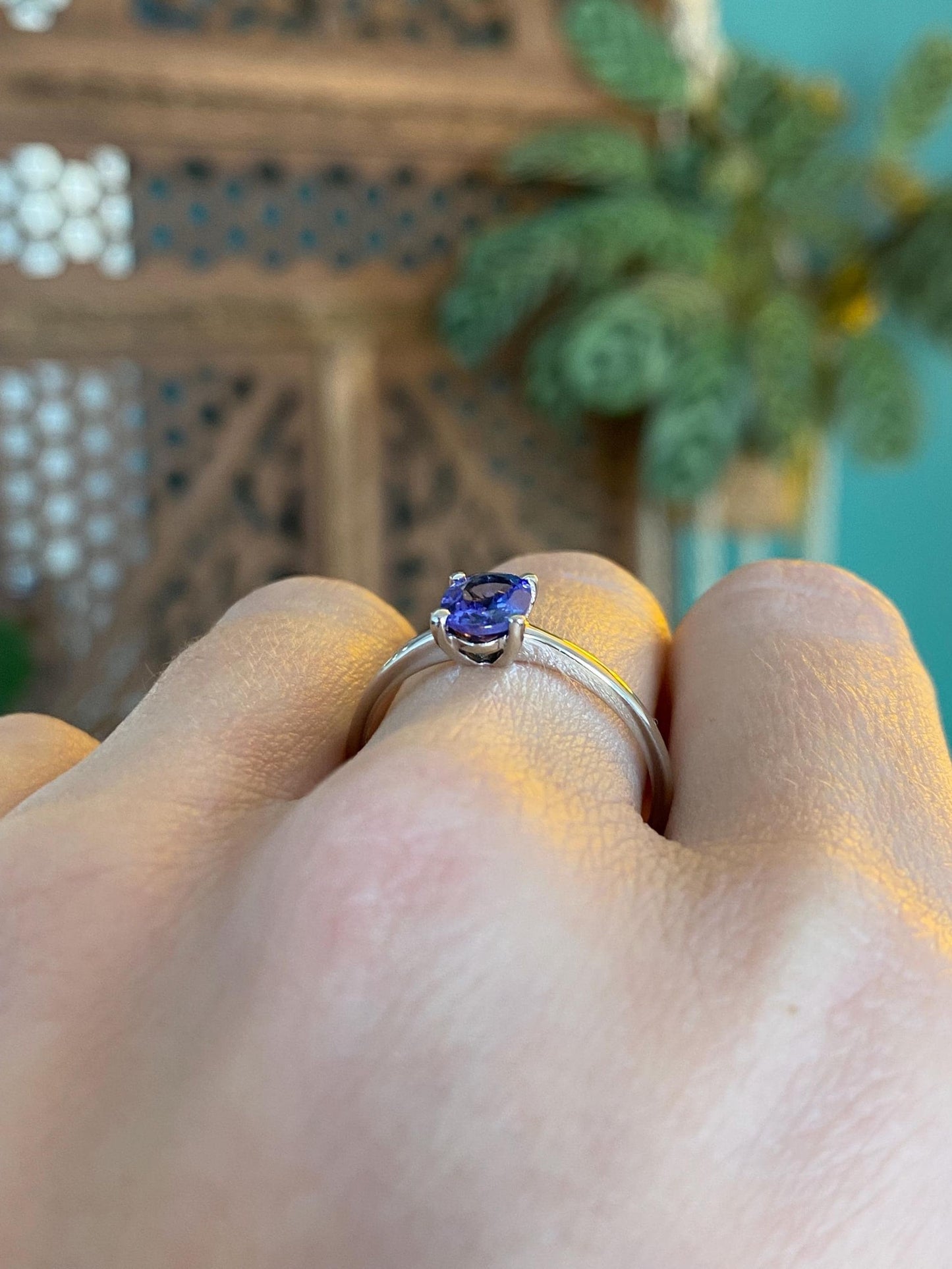 Vintage Solid 10k White Gold Tanzanite Ring - Size 9