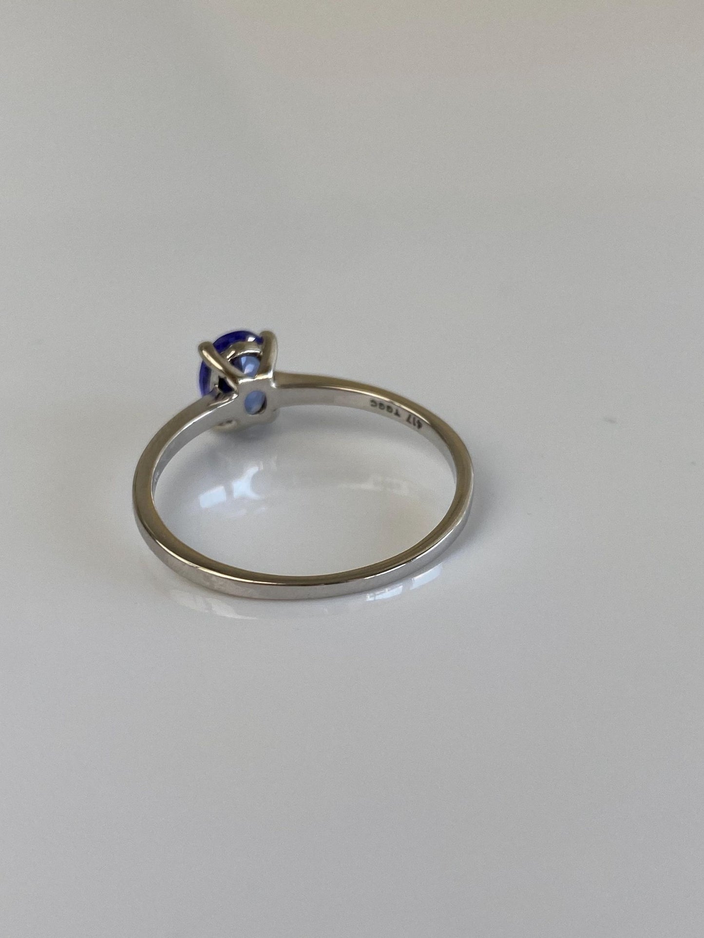 Vintage Solid 10k White Gold Tanzanite Ring - Size 9