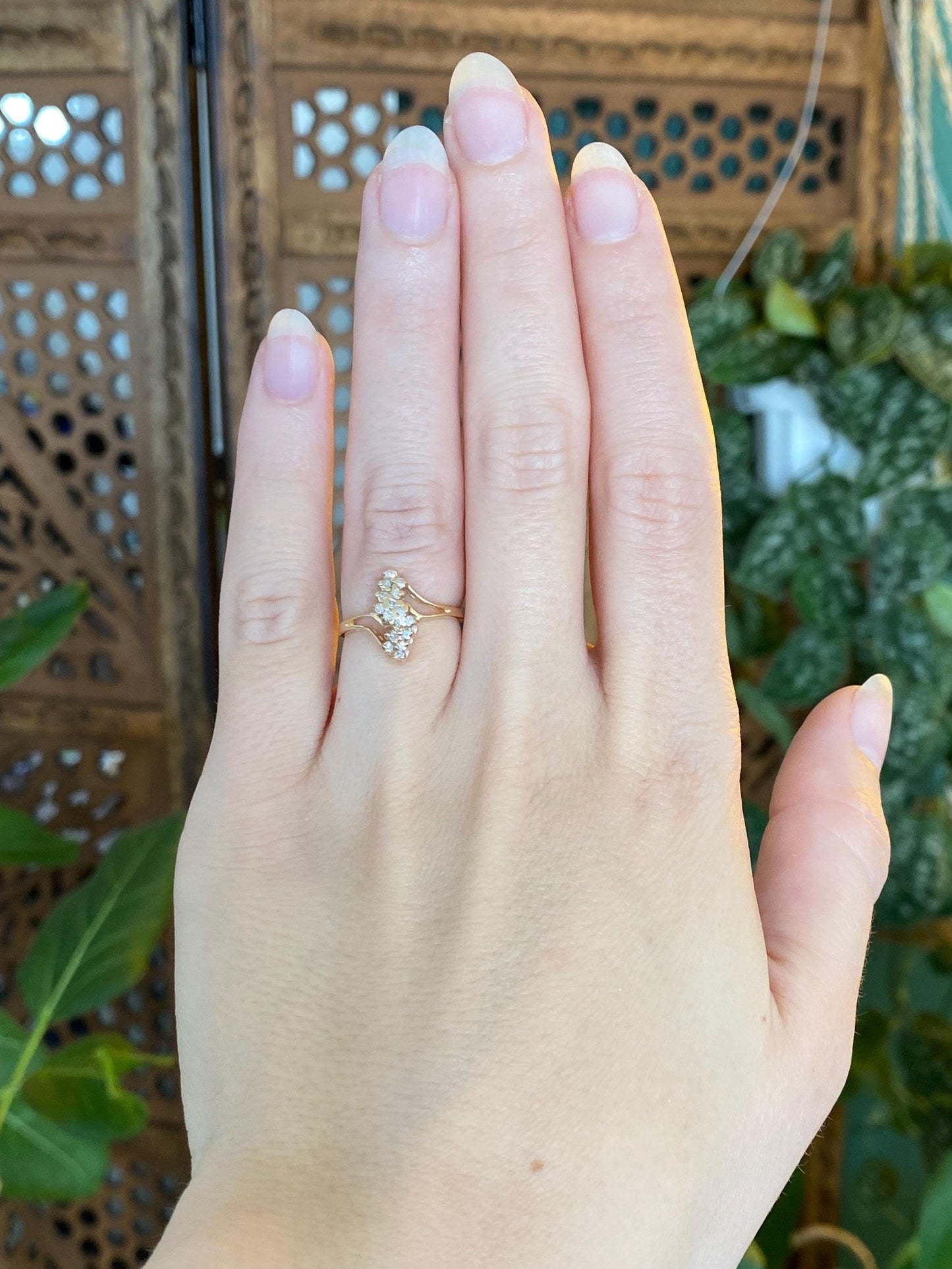 Vintage Solid 14k Yellow Gold Diamond Cluster Twist Ring - Size 4.75