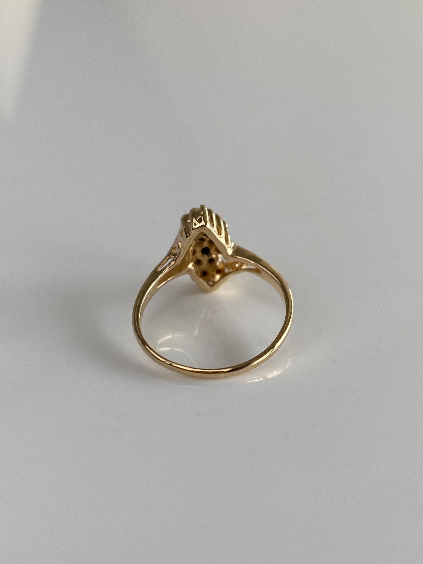 Vintage Solid 14k Yellow Gold Diamond Cluster Twist Ring - Size 4.75