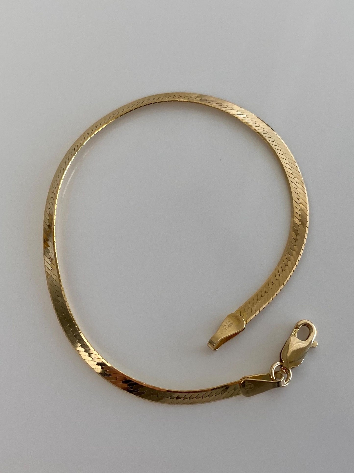 Vintage Solid 14k Yellow Gold Herringbone Chain Bracelet - 7 inches