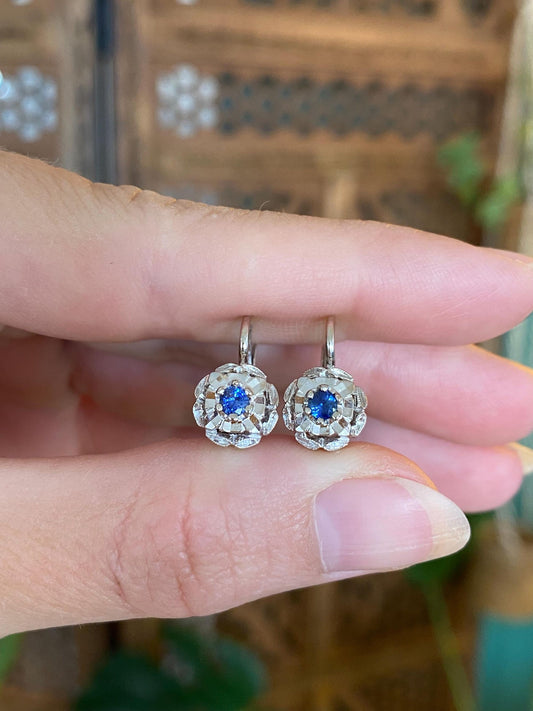 Vintage Solid 18k White Gold Blue Sapphire Drop Earrings