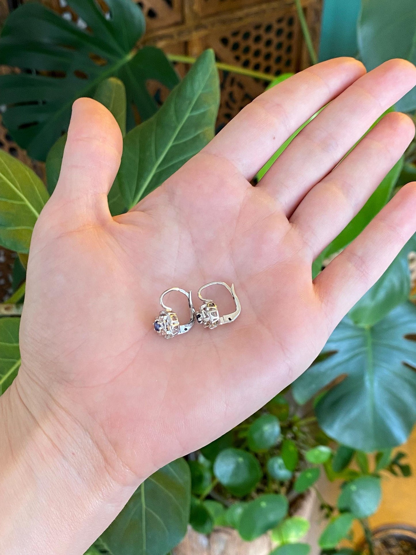 Vintage Solid 18k White Gold Blue Sapphire Drop Earrings