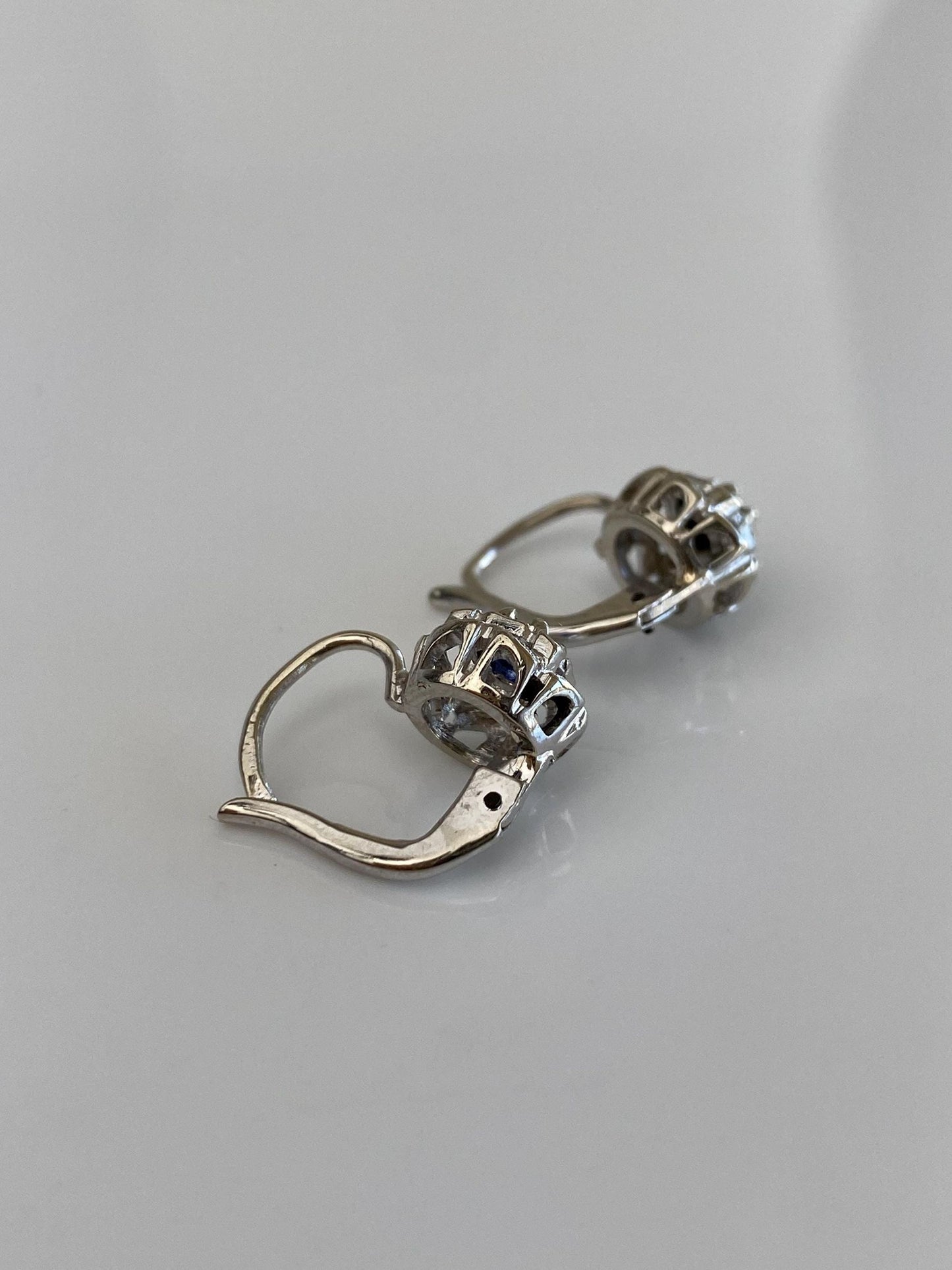 Vintage Solid 18k White Gold Blue Sapphire Drop Earrings