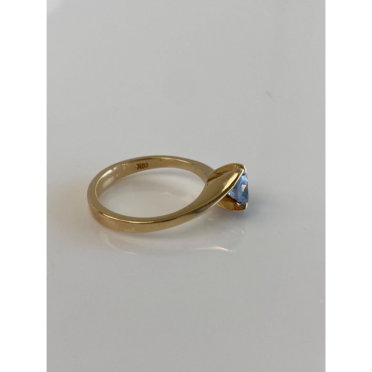 Vintage Solid 10k Aquamarine Ring - Size 5.75