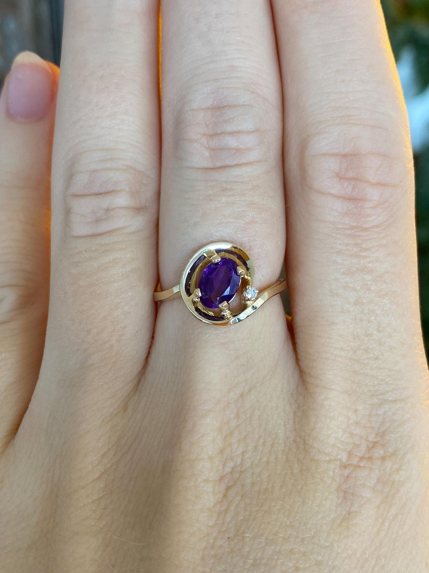 Vintage Solid 10k Yellow Gold Clear Sapphire Amethyst Ring - Size 5.75