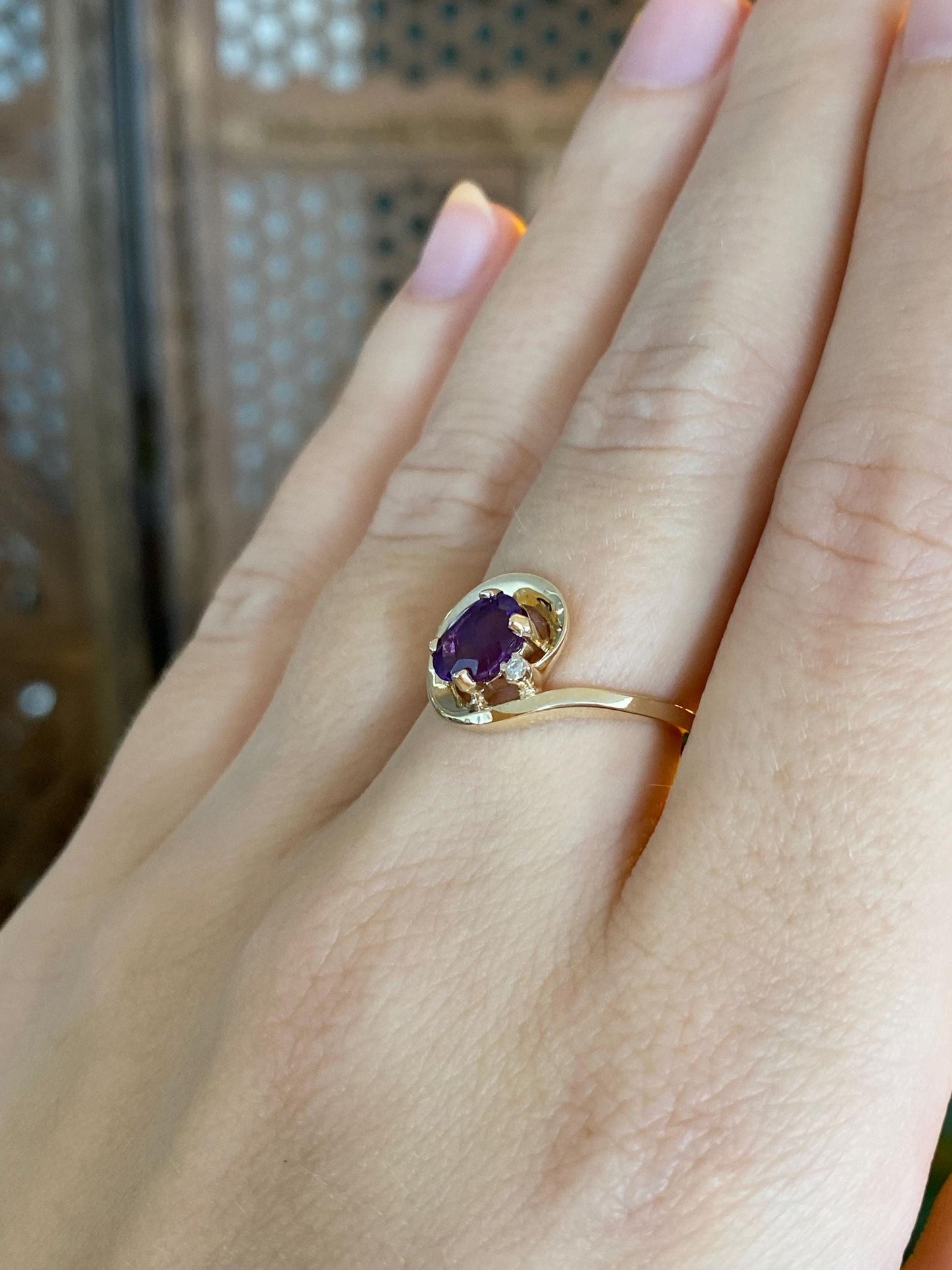 Vintage Solid 10k Yellow Gold Clear Sapphire Amethyst Ring - Size 5.75