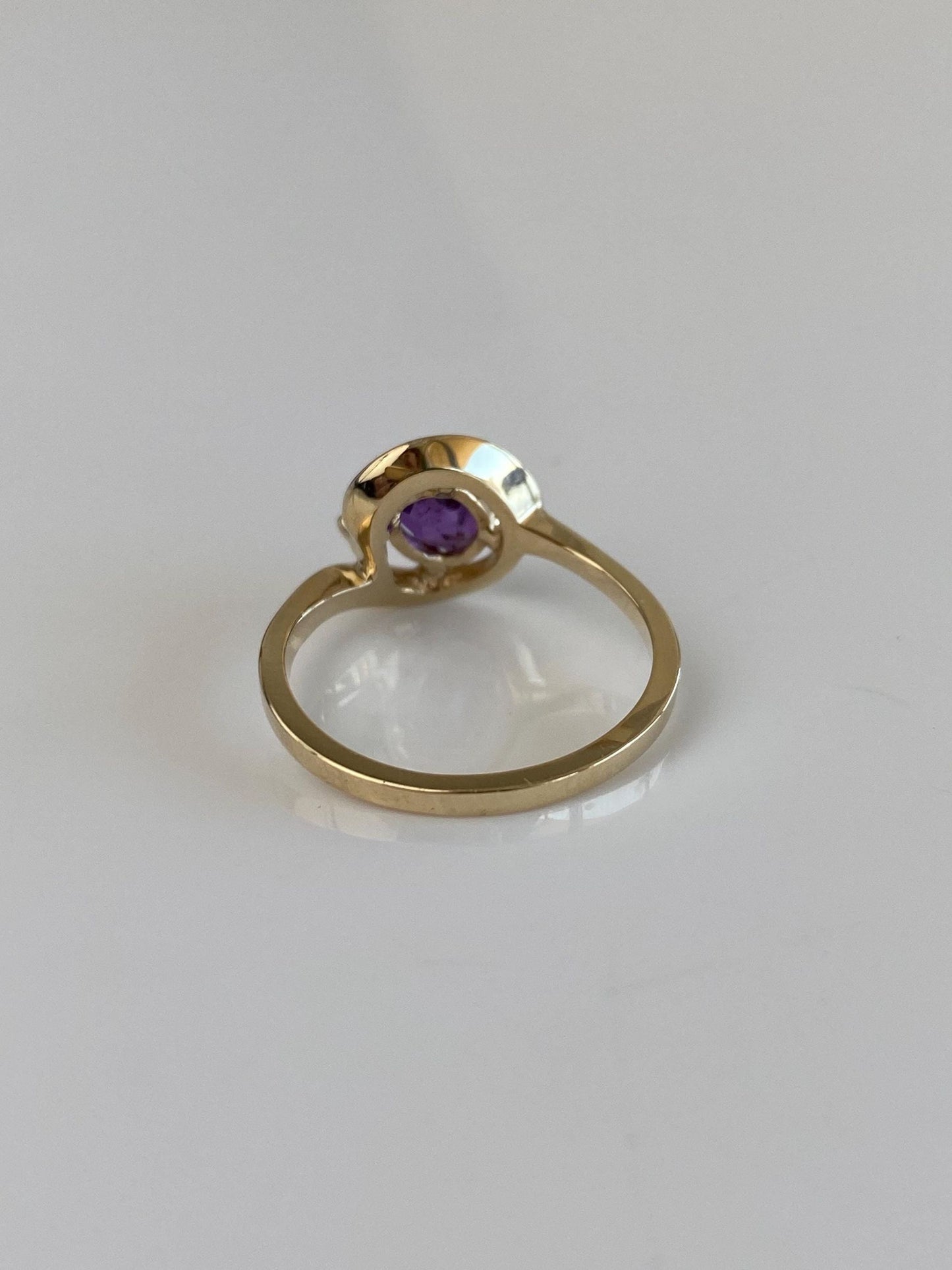 Vintage Solid 10k Yellow Gold Clear Sapphire Amethyst Ring - Size 5.75