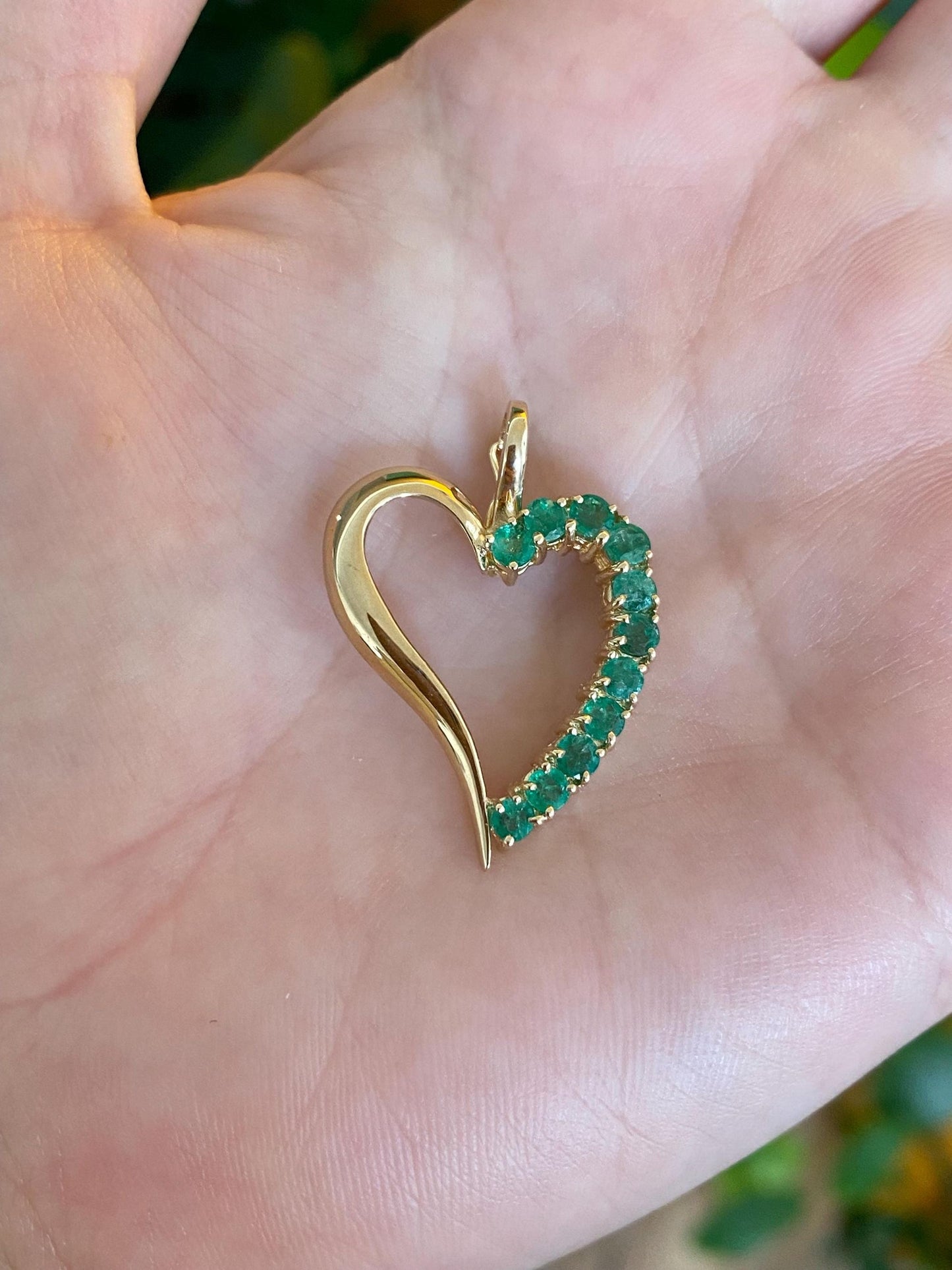 Vintage Solid 14k Yellow Gold Emerald Heart Charm