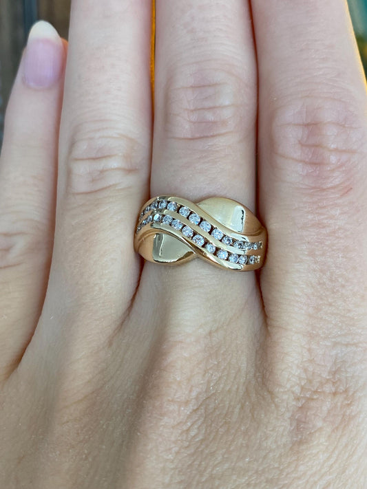 Vintage Solid 14k Yellow Gold Diamond Twist Ring Band - Size 6.5