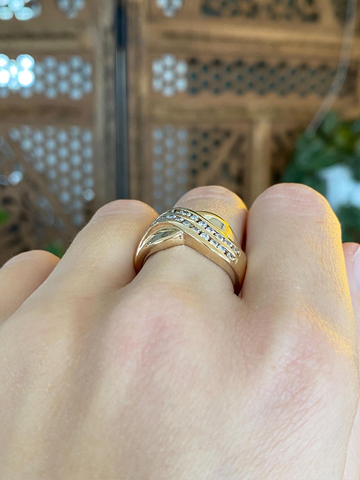 Vintage Solid 14k Yellow Gold Diamond Twist Ring Band - Size 6.5